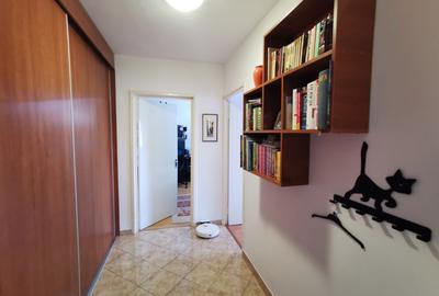 Apartament cu 2 camere decomandat, mobilat în Titan