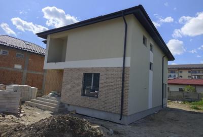 FARA COMISION casa eleganta 5 camere 3 bai P+1+pod 2 placi teren 625mp la chei - 2