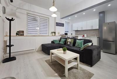 Apartament cu 2 camere semidecomandat, mobilat în P-ța Romană