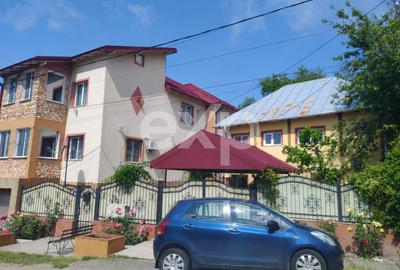 Stefanesti | Proprietate cu doua imobile | Teren 3.297 mp | La 4 km de Pitesti - 2