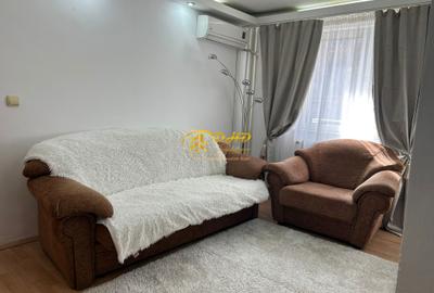 Apartament cu 3 camere semidecomandat în Podu Roș