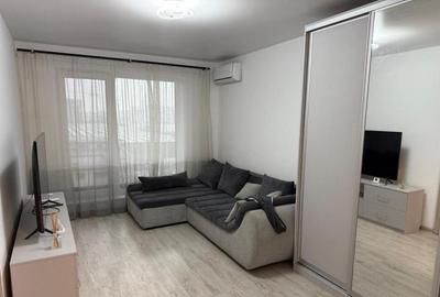 Garsonieră decomandată, mobilată în Metalurgiei