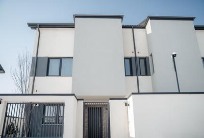 Casă cu 4 camere în Pipera