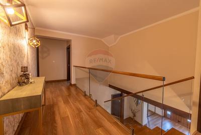 Proprietate exclusivista de vanzare: 2 case | 9 camere | 2000 mp teren - 54