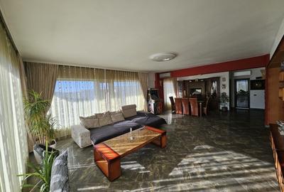 Apartament cu 3 camere decomandat, mobilat în Central