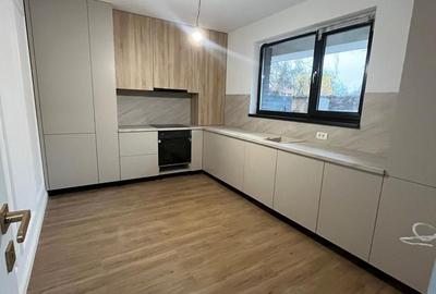 Casă cu 5 camere în Mogoșoaia