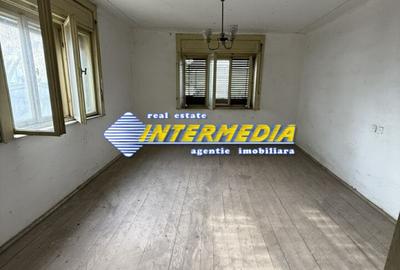 Casa individuala 3 camere Vanzare Barabant cu 1096 mp. toate utilitatile - 1