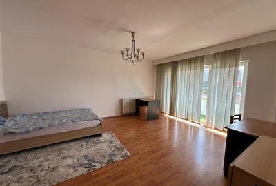 Apartament cu 3 camere pe str. Scortarilor