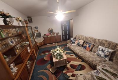 Apartament cu 3 camere decomandat, zona Frumoasa - 1