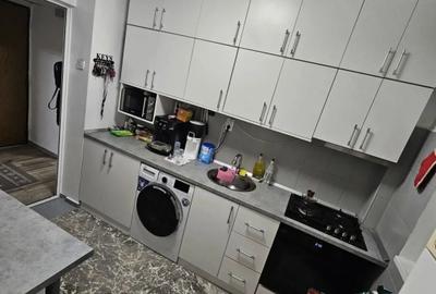 DE VANZARE-APARTAMENT 3 CAMERE -DECOMANDAT-MIRCEA CEL BATRAN - 4