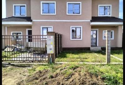 360 Imobiliare oferă spre vânzare 1/2 duplex în Dumbrăvița.