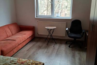 Garsonieră decomandată, mobilată în Buziașului