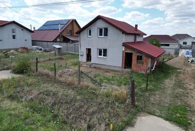 Casă individuală cu 3 camere în Frumușeni