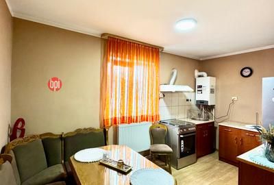 SE VINDE apartament 3 camere, decomandat, ultracentral, in Falticeni, jud.SV - 2