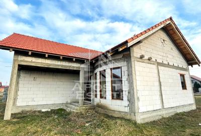 Casa, la gri, de vanzare, in Cartierul Nou din Curtici, jud. Arad. - 2