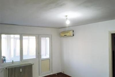 Apartament cu 2 camere semidecomandat în Podu Roș