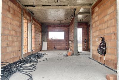 Duplex, 108mp utili, 375mp Teren, Panouri solare, constructie noua-Sacalaz - 2