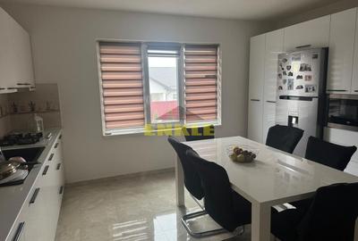 Oportunitate excelentă – teren generos + casă MOBILATĂ UTILATĂ - 4