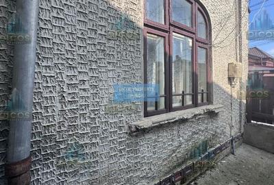 Casă de vânzare cu 3 camere - 3