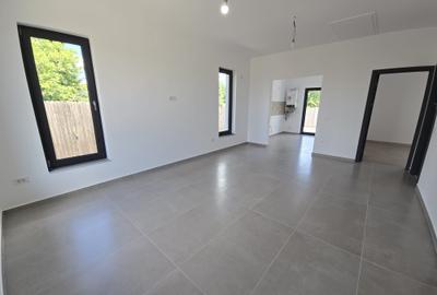 Casa 3 camere,gata de mutare,la 400 m de de blv. principal - 5