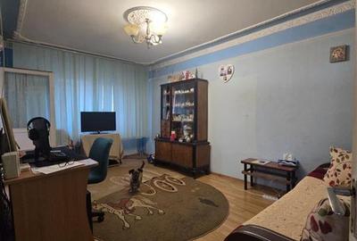 Apartament cu 3 camere decomandat în Dacia
