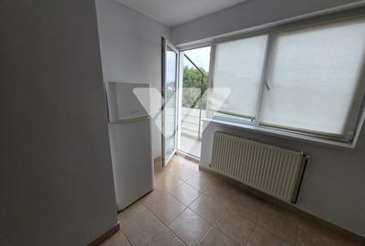 Apartament tip mansarda 3 camere de vanzare Zona Strand - 2