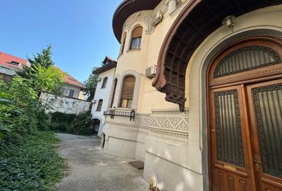 Vila cu arhitectura spectaculoasa Dacia - 12