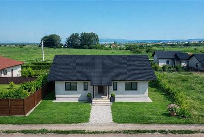 Casă individuală cu 4 camere în Exterior Est