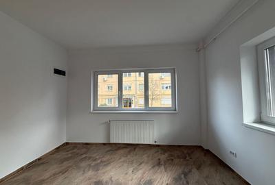 Birou, de 60 mp, în Complex Studențesc