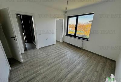 Sector 5 / granita cu Bragadiru / Duplex de vanzare cu 3 camere / Curte de 200mp - 6
