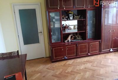 Apartament cu 3 camere semidecomandat, mobilat în Girocului