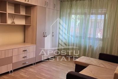 Apartament cu 3 camere decomandat, mobilat în Soarelui