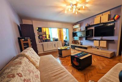 Apartament cu 4 camere decomandat în Steaua