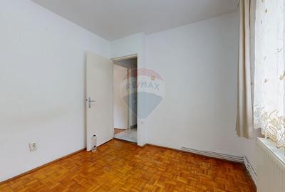 De vânzare: 2 camere, baie cu geam, etaj 2 - 8