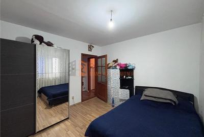 Apartament 3 camere cf 1 decomandat zona Micro 3 - 4