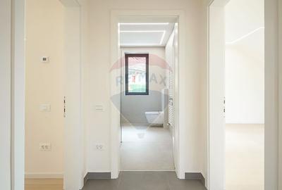 La poalele Tâmpei — vilă contemporană în Schei - 19