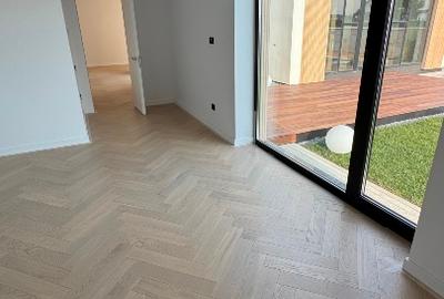 Casă Parter cu Design Minimalist și Piscină - 11