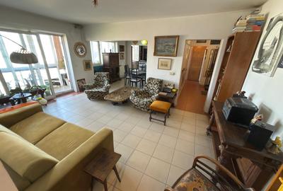 4 camere in blocul Scriitorilor, Piata Constitutiei, str. Apolodor nr. 13-15 - 2