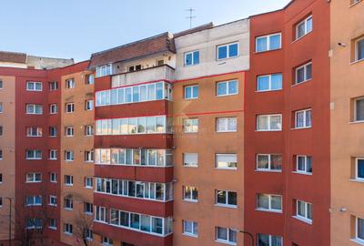Apartament 3 camere, vedere superbă, Răcădău, str. Carpenului - 18