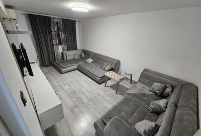 Apartament cu 3 camere decomandat, mobilat în Apărătorii Patriei