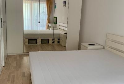 Ofer spre închiriere apartament cu 3 camere - 4