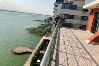 Vanzare apartament cu terasa spatioasa vedere frontala lac