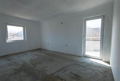 Casa spatioasa cu etaj si curte în Ghimbav - 13