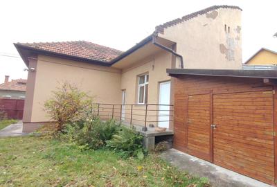 Vând casă cu teren generos în zona Gării - 1