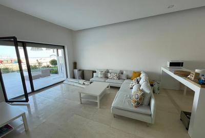 Apartament cu 2 camere decomandat, mobilat în Central