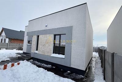 Casa Individuala - 3 camere - 2 bai - 371 mp teren - 5