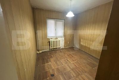 Apartament cu 4 camere decomandat în Cug