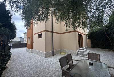 Vila individuală de vânzare cu 8 camere în zona 13 Septembrie - 4