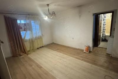 De vanzare apartament 2 camere Zona Fartec - 1