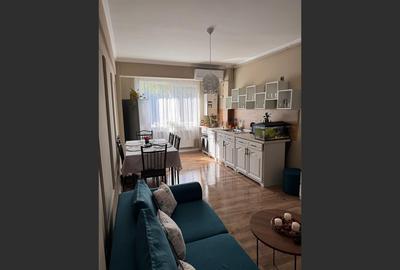 Apartament cu 3 camere semidecomandat, mobilat în Florești